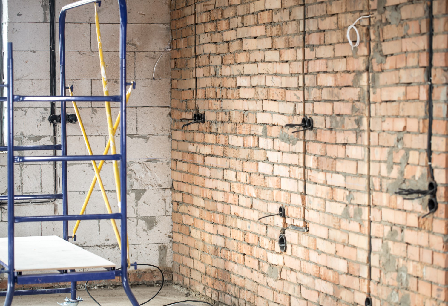 Préparation électrique sur chantier en rénovation par Etancheite Em Aquitaine à bordeaux