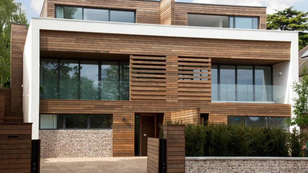 Maison contemporaine bardage bois et verre réalisée par Etancheite Em Aquitaine à bordeaux