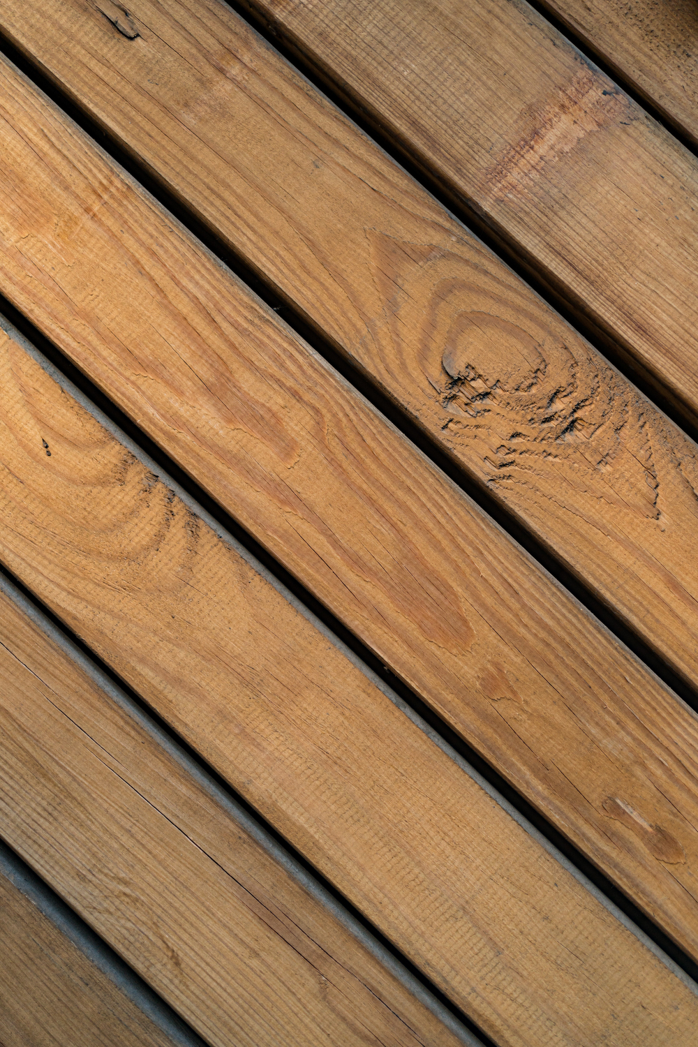 Lames de bois diagonales chaleureuses pour terrasse Etancheite Em Aquitaine bordeaux